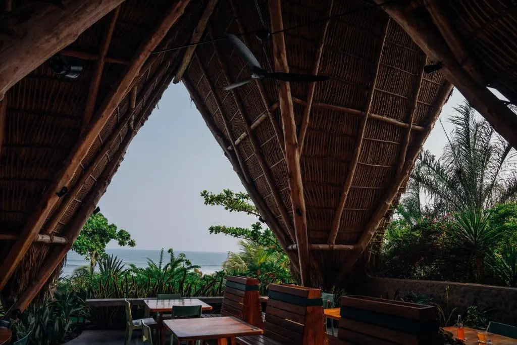 Puro Surf Hotel & Performance Academy