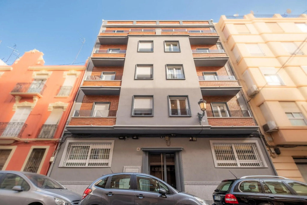 BRAND NEW apartment with private open-air space