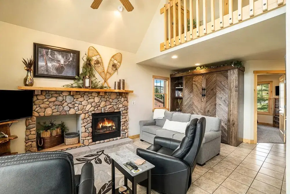 Solitude Bobcat #6 - Estes Park 2 Bedroom Condo by RedAwning