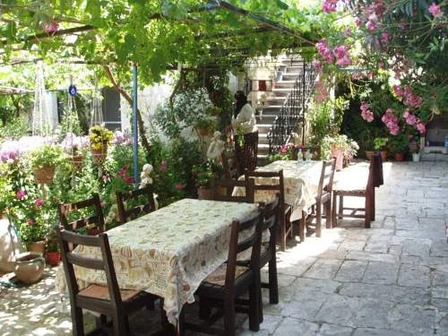 Cavit Hotel