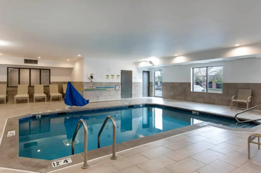 Country Inn & Suites By Carlson St. Charles