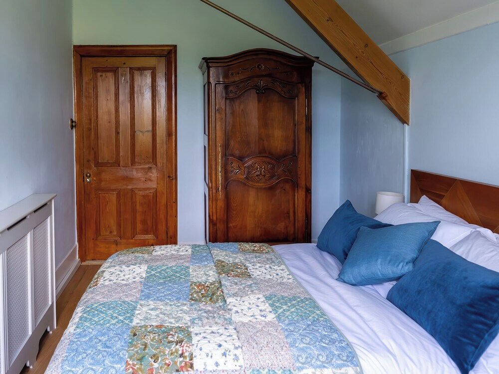 Coach House