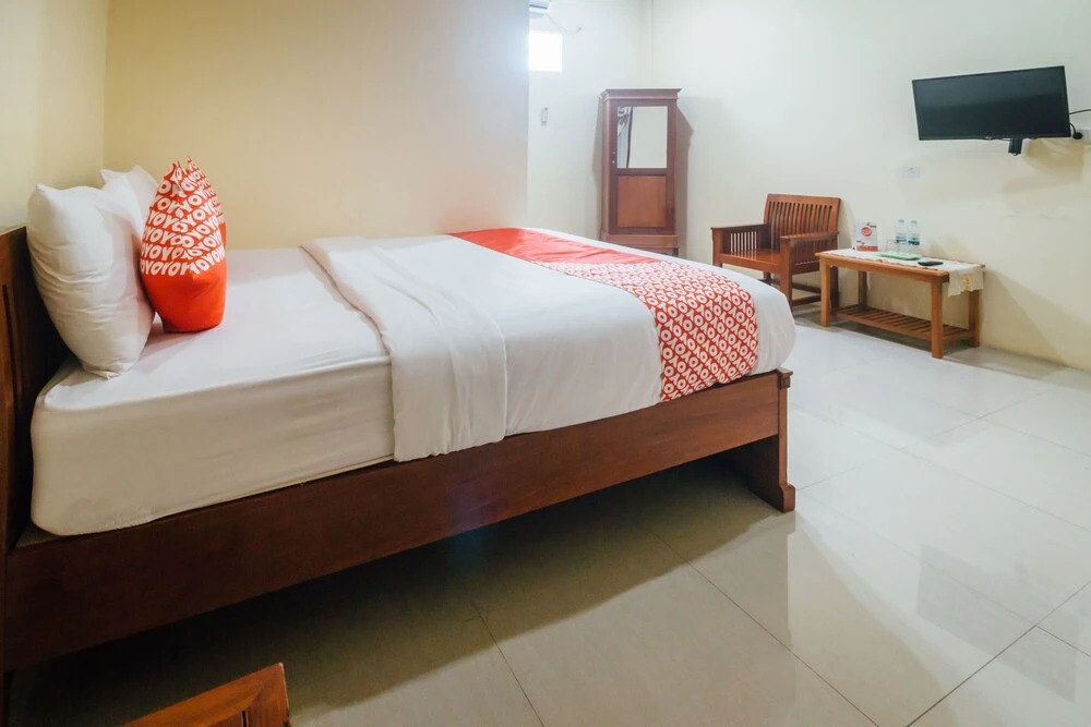 Crecia Guest House by OYO Rooms