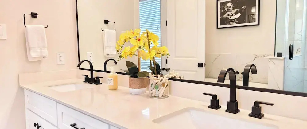 Northside Retreat Chic 3 Bdr, Pet Friendly!