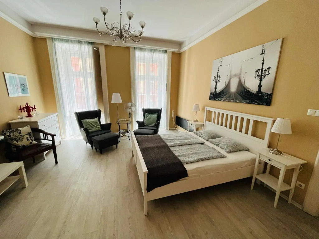 Academy Home - Elegant place next to the Parliament