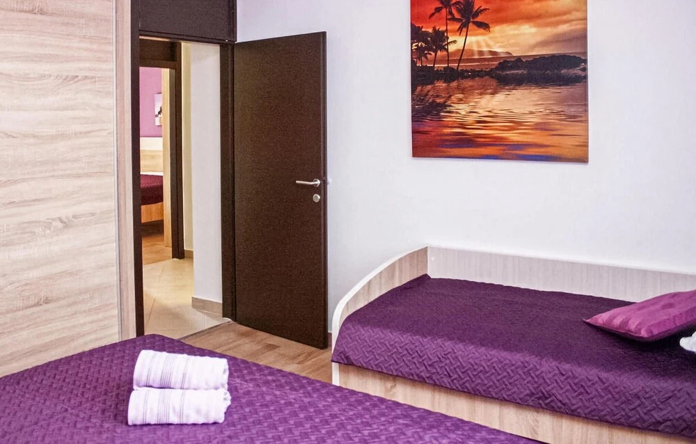 Amazing Apartment in Grebastica with Outdoor Swimming Pool, Hot Tub & 2 Bedrooms