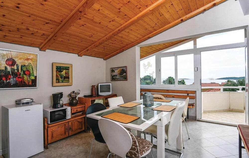 Awesome Home in Orebic With Wifi and 5 Bedrooms