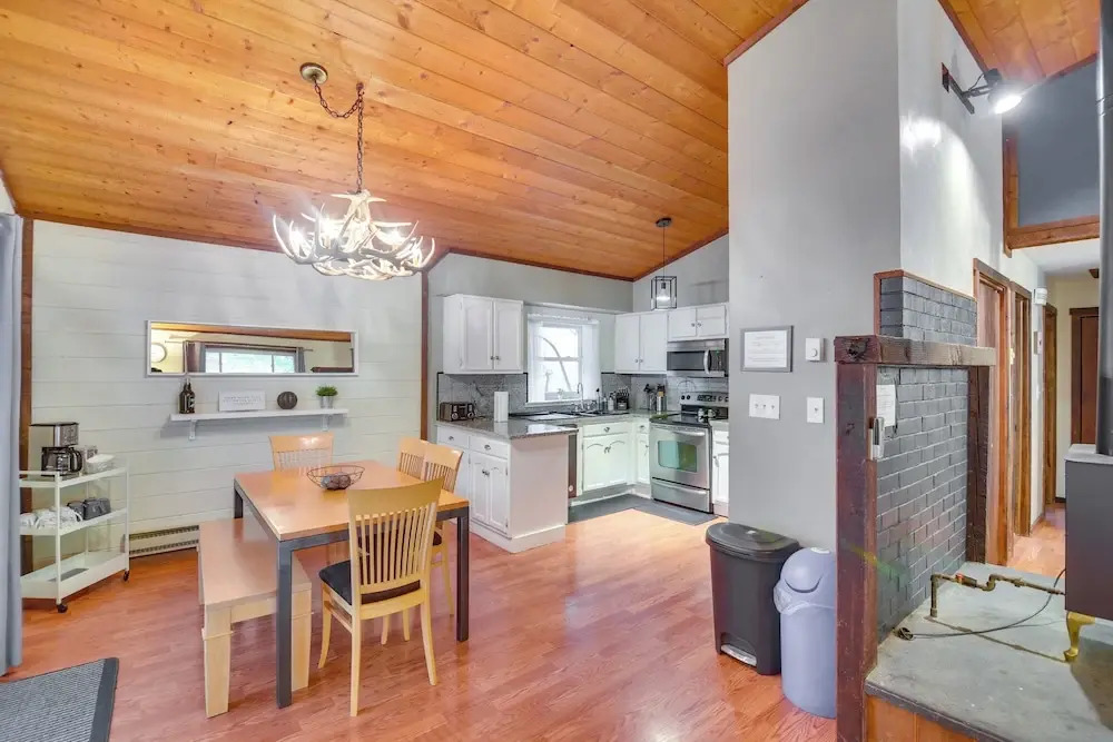 Creekside Cabin: Easy Access to I-70 & Slopes!