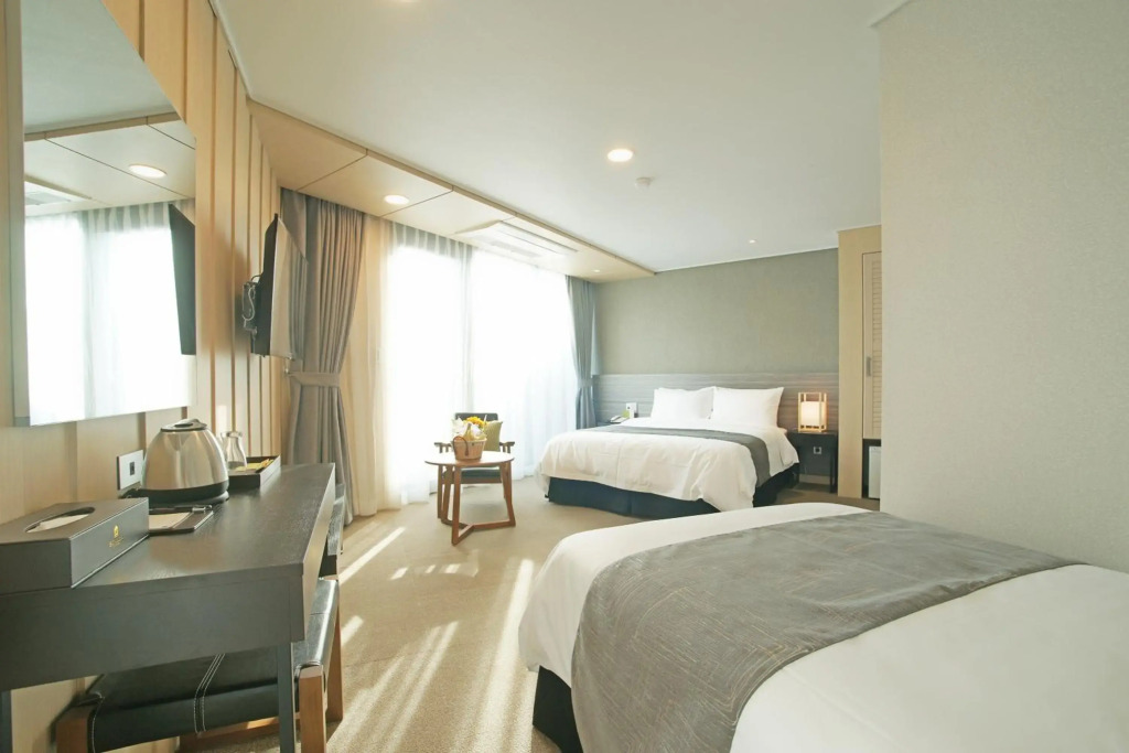 I-Jin Hotel