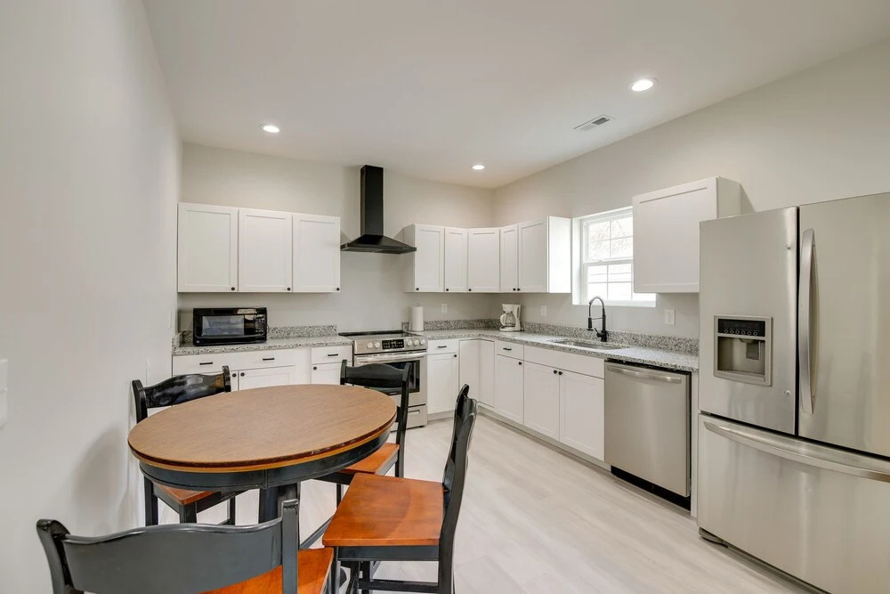 Modern & Pet-friendly Home: 3 Mi to Dtwn Knoxville