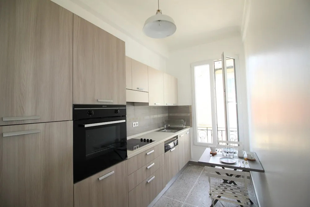 Nice Booking-Medecin Notre Dame Lumineux