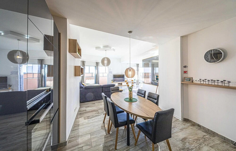 Stunning Home in Okrug Gornji With 2 Bedrooms and Wifi