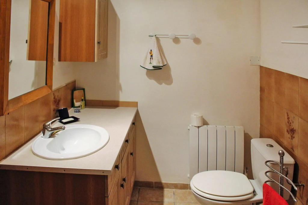 Charming holiday home with private garden, Revest-du-Bion