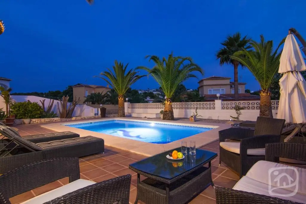 Villa Mackay by Abahana Villas
