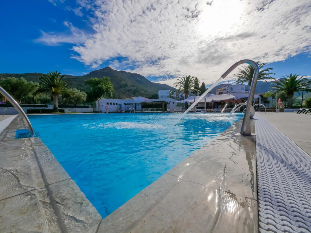 Rescator Resort 329 in Roses