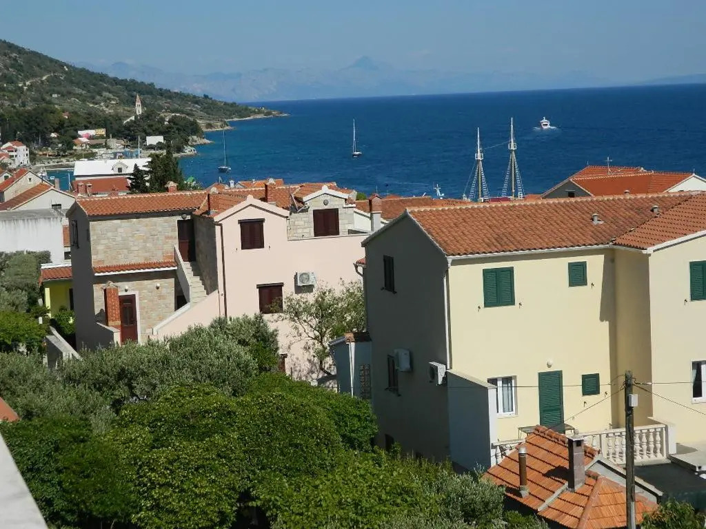 Apartments Jelavic Bol