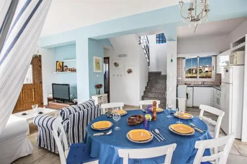 Sunny Coast Villa