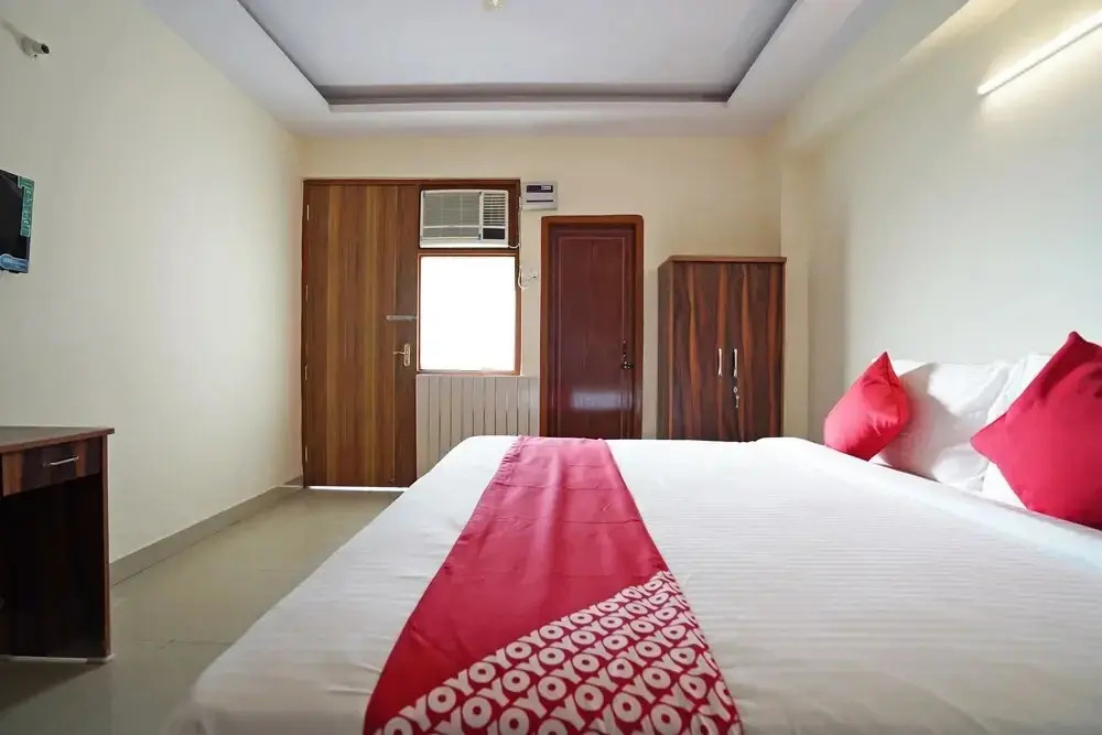 GMD Vasundhara by OYO Rooms