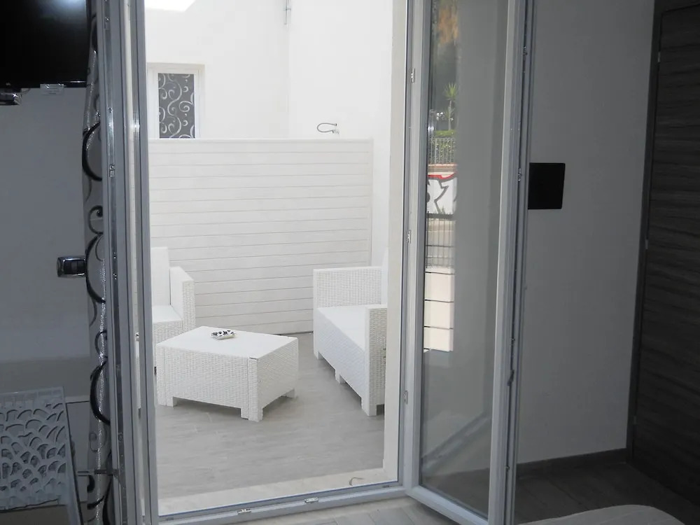 Summer Beach Rooms