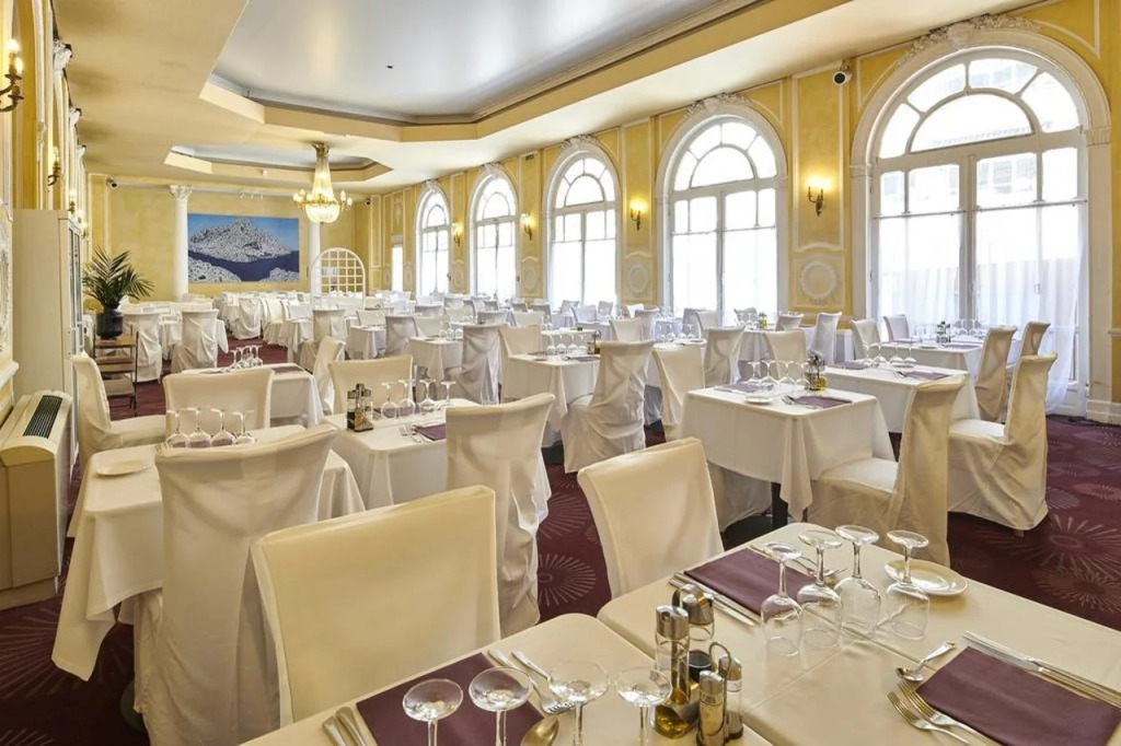 Hôtel Le Royal Promenade des Anglais