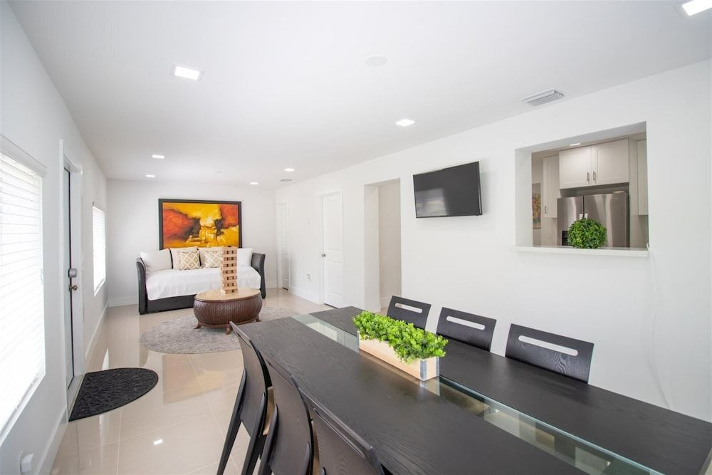 Like New Miami Springs Family Home