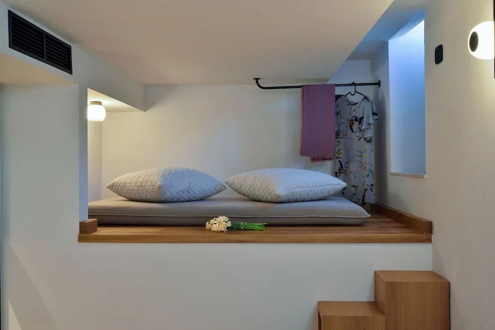 Neorion Living