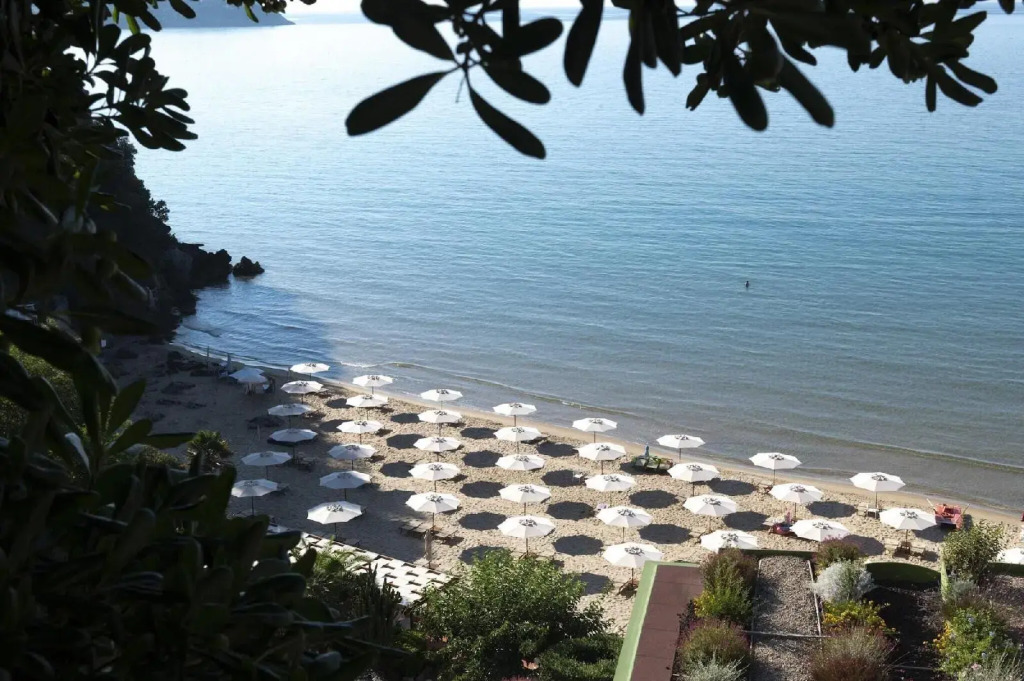 Summit Hotel