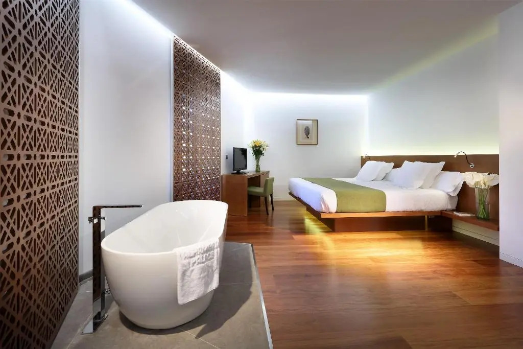 Alhambra Palace Hotel
