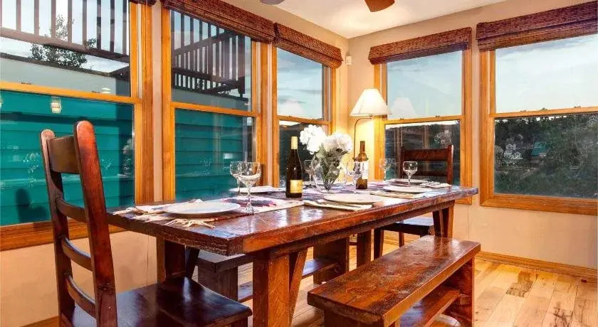Abode on Woodside