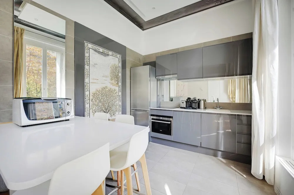 Charming 2br/4p - Georges V / Champs-elysees