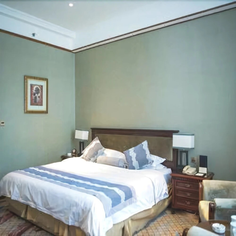 Longcheng Garden Hotel