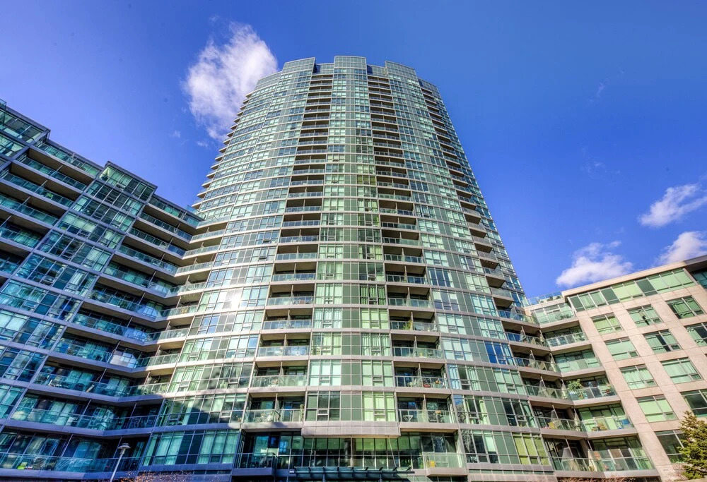 Newly Decorated Condo Great View Parking