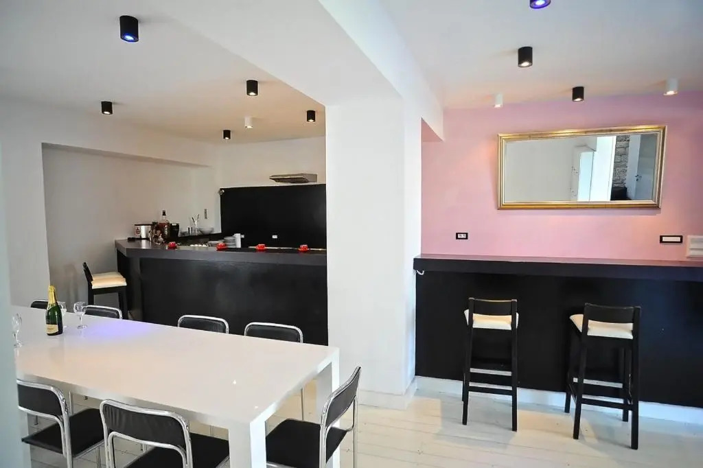 Unique villa Mojito with extra large pool in Rovinj for up to 12 persons, 6 bedrooms