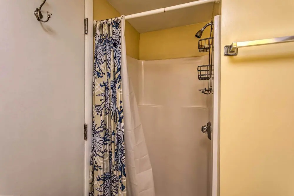 Beach Lovers' Haven: Oceanfront Condo w/ Pool!