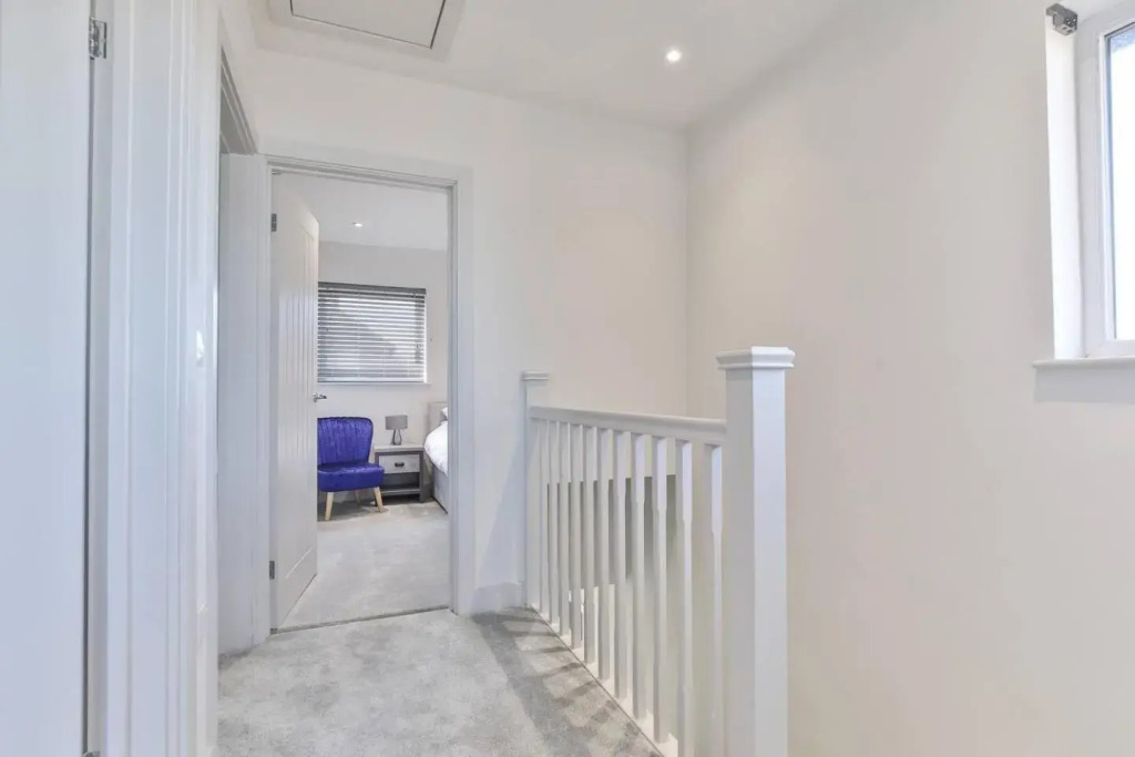 Modern, Cosy & Convenient 3 bed 2 bath House WiFi Parking