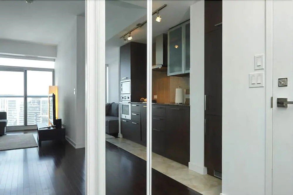 EG Suites - York St Condos 1 near CN Tower offered by Short Term Stays
