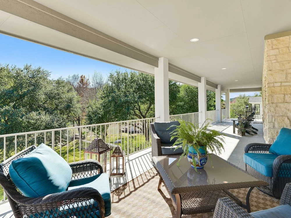 The Arrive Epic Estate On Lake Austin 5 Bedroom Estate