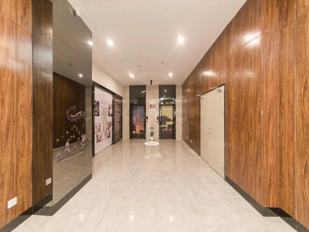 J Tour Inn