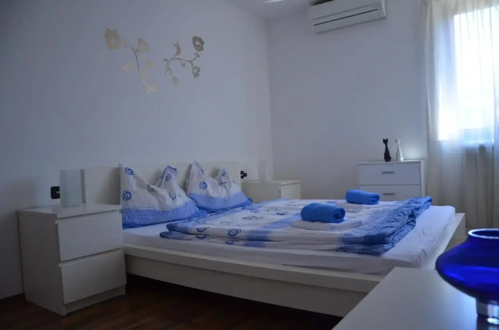 Apartments Bertok
