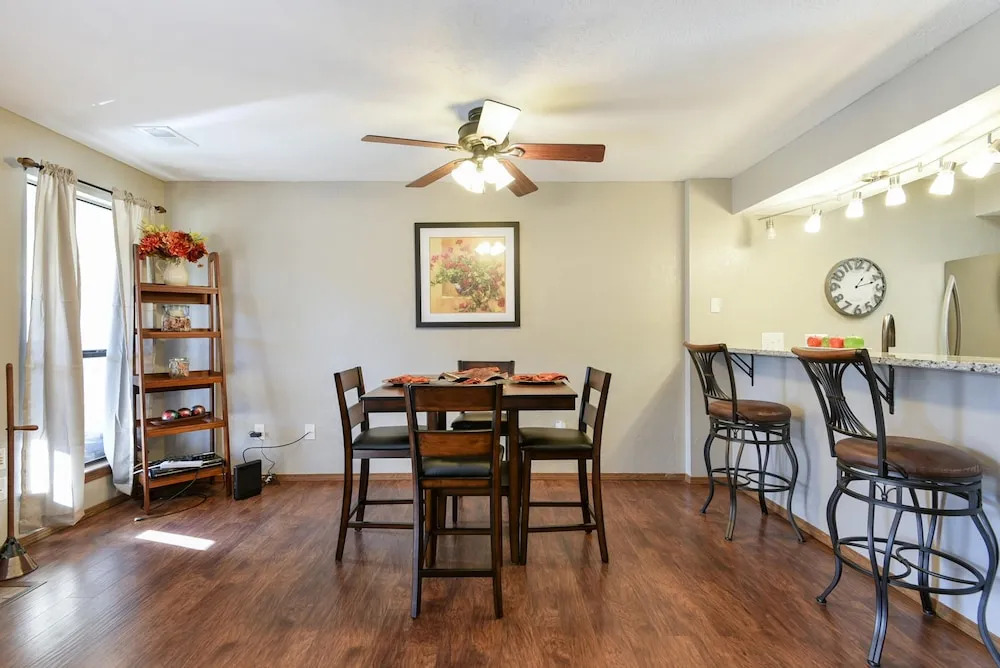 Matchplay - Resort Amenities W/ Indoor Pool - Comfort Meets Style and Fun!