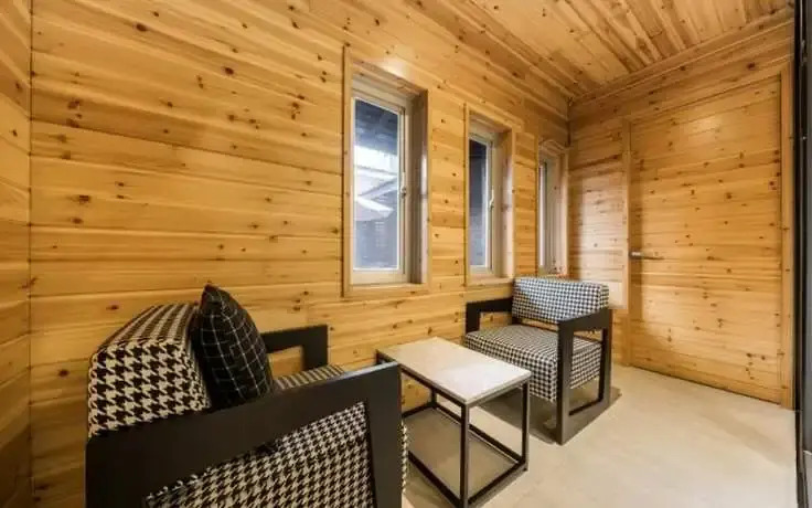 Almond Hotel Gupo Station