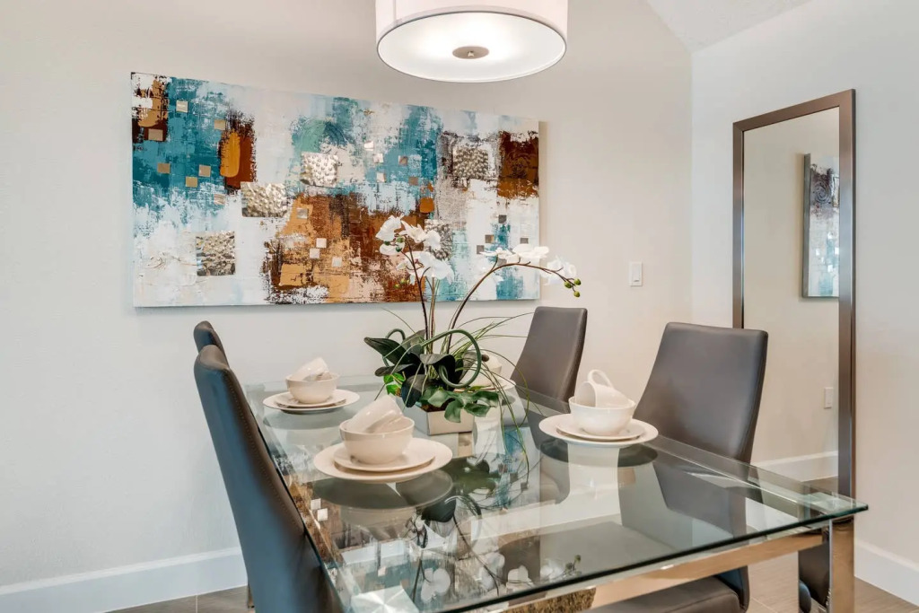 Charming townhome with private pool near Disney