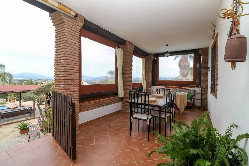 Francisquita - Modern Stylish Country Villa, Private Pool, Air Con, Wifi