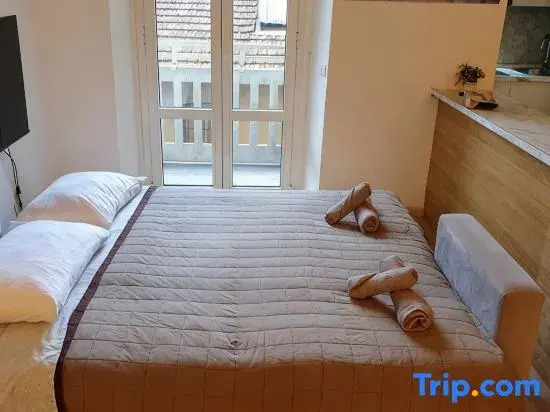 Spacious & Lovely - 4 Queen Bed