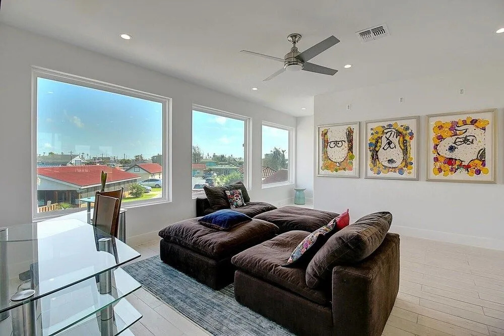 Casa Blanca 3 Bedroom Cottage by Redawning