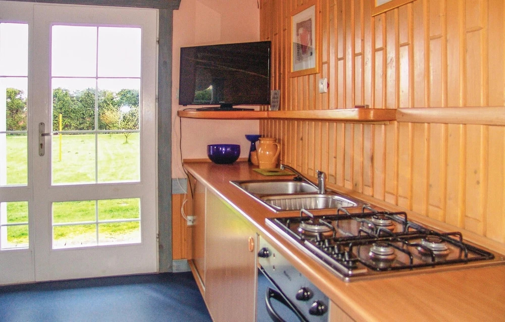 Beautiful Home In Ustronie Morskie
