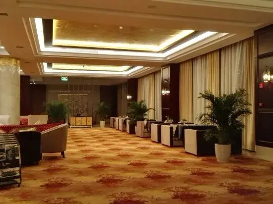 Zhongyi Holiday Hotel