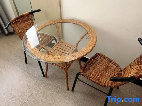 Yijia Hotel (Guilin University of Electronic Science and Technology Huajiang Campus Shop)
