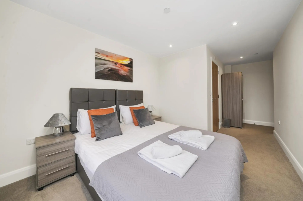 London Heathrow Living Serviced Apartments - Apt 6