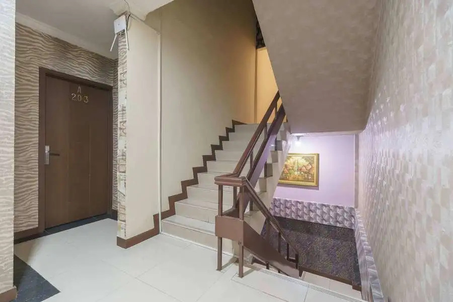 RedDoorz Plus near Lippo Cikarang Mall